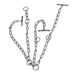 Twisted chain links in iron Twisted chain links in iron