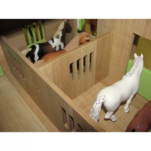 Ecurie avec boxes pour chevaux jouet Kids Globe Farming