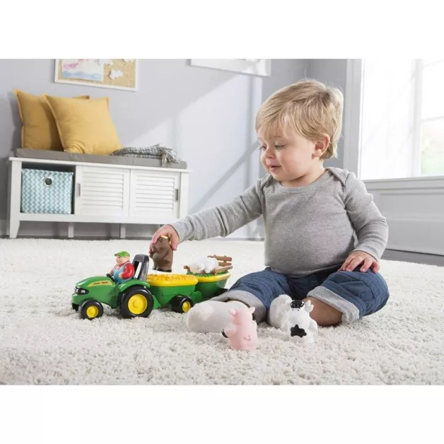 Tractor with trailers and farm animals with sounds and music