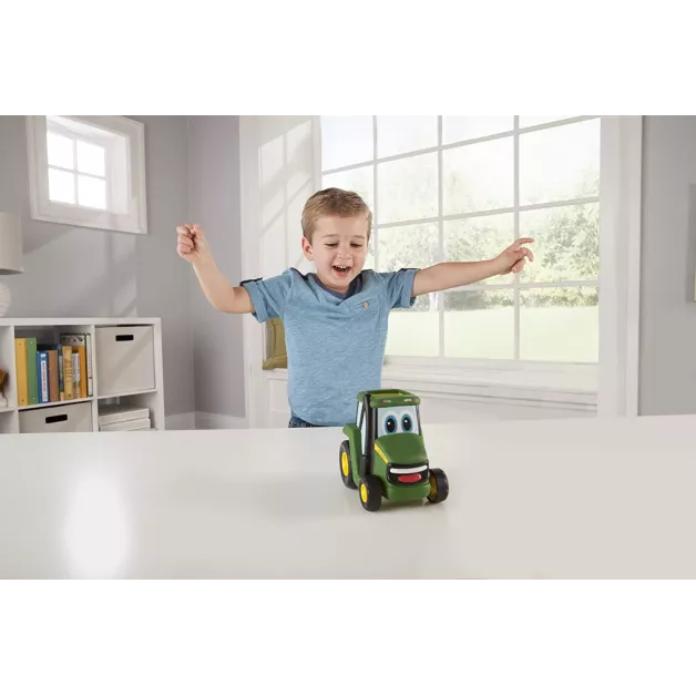Johnny le tracteur pousse roule