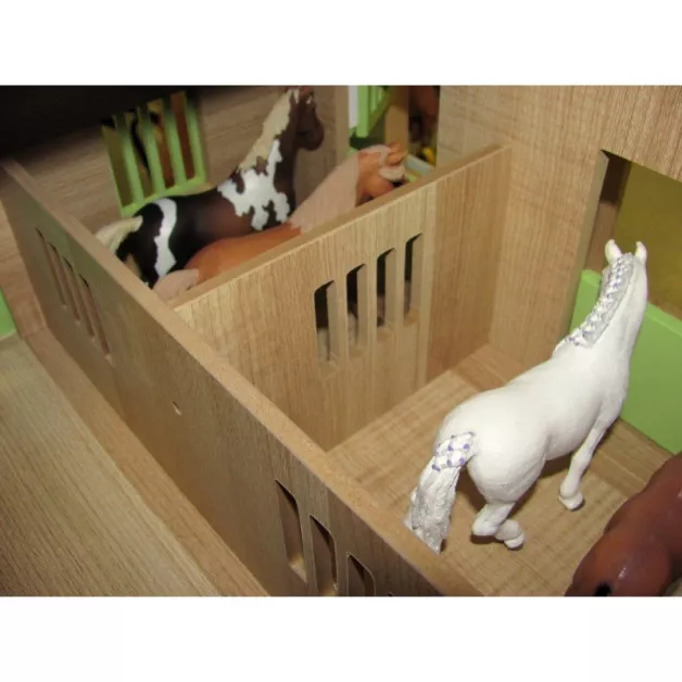 Ecurie avec boxes pour chevaux jouet Kids Globe Farming