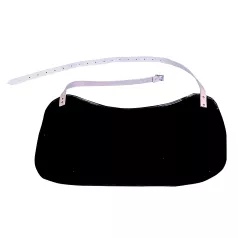 Anti-mating apron for ram Anti-mating apron for ram