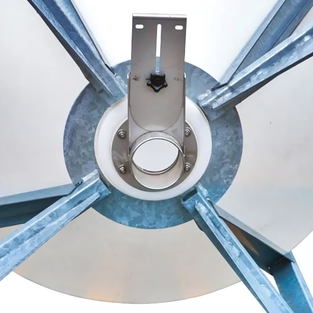 Voersilo op gegalvaniseerd chassis Voersilo op gegalvaniseerd chassis