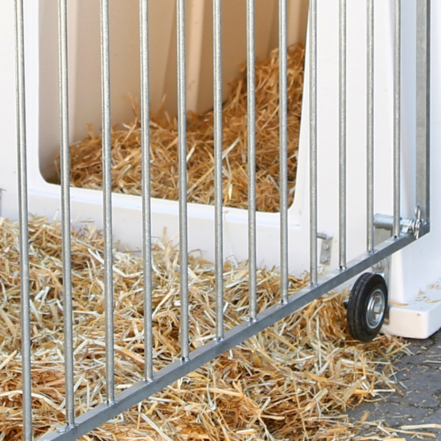 Calf hutch PE UV+ with heavy enclosure Calf hutch PE UV+ with heavy enclosure