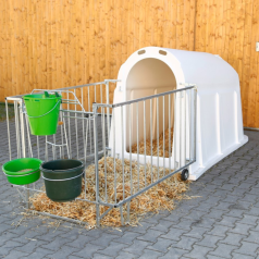 Calf hutch PE UV+ with heavy enclosure Calf hutch PE UV+ with heavy enclosure