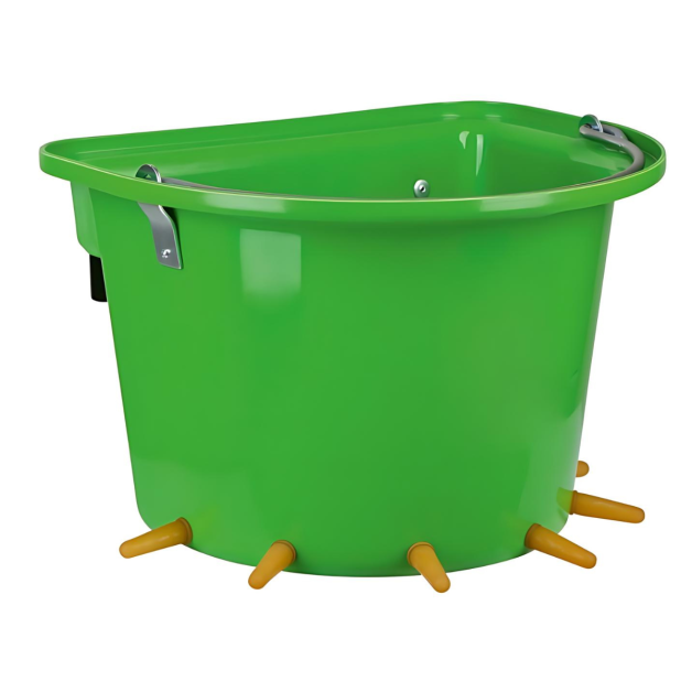 Emmer met meerdere flessen en accessoires Emmer met meerdere flessen en accessoires