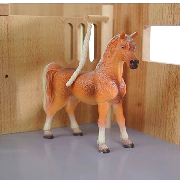 Stal met houten baan schaal 1/24