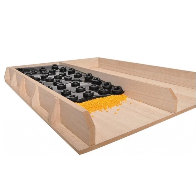 Couverture de silo avec pneus (échelle 1:32)