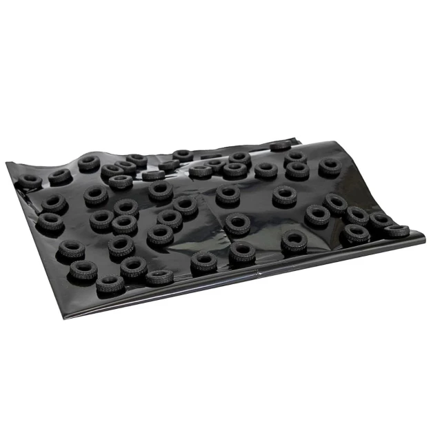 Couverture de silo avec pneus (échelle 1:32)