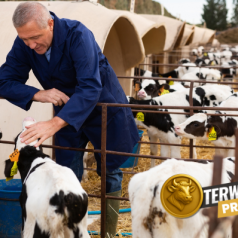 Why choose a professional subscription to reduce your livestock equipment costs?