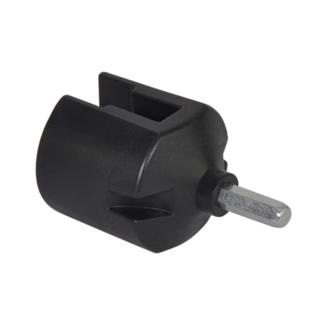 Universal screwdriver tip for insulators