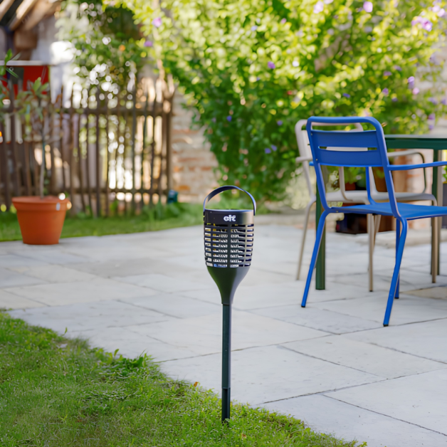 Piège à insectes solaire pour l’extérieur