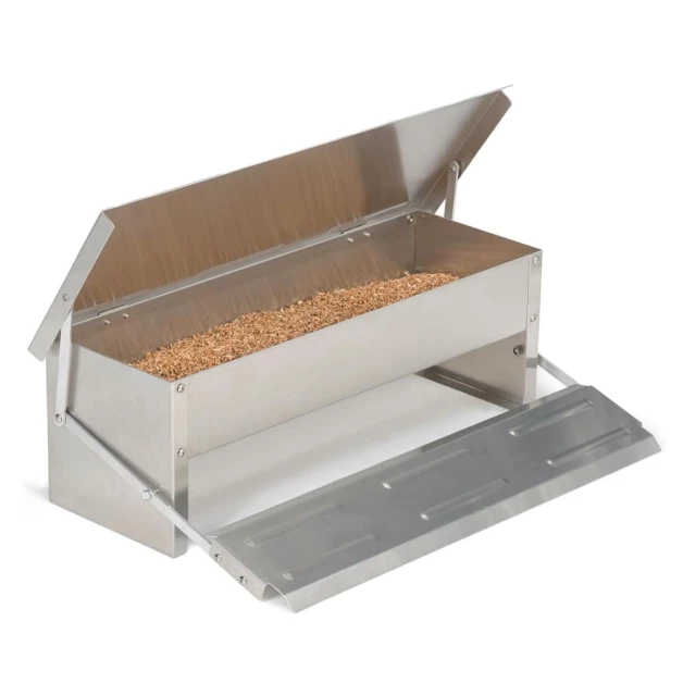 Pedal feeder for ducks, geese, chickens