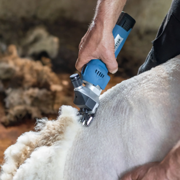 FarmClipper cordless clipper for sheep