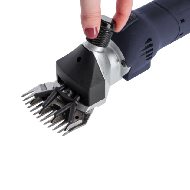 FarmClipper cordless clipper for sheep