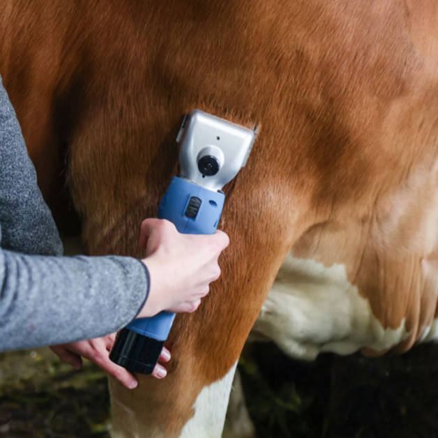 Cordless FarmClipper for cattle and horses