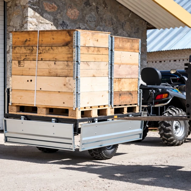 Road-approved trailer for quad, 500 kg.