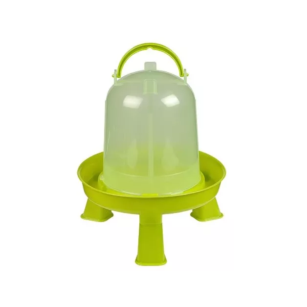 Sifonvormige drinkbak van groen PVC met poten voor kippen. Sifonvormige drinkbak van groen PVC met poten voor kippen.