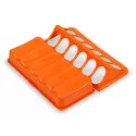 Linear plastic feeder