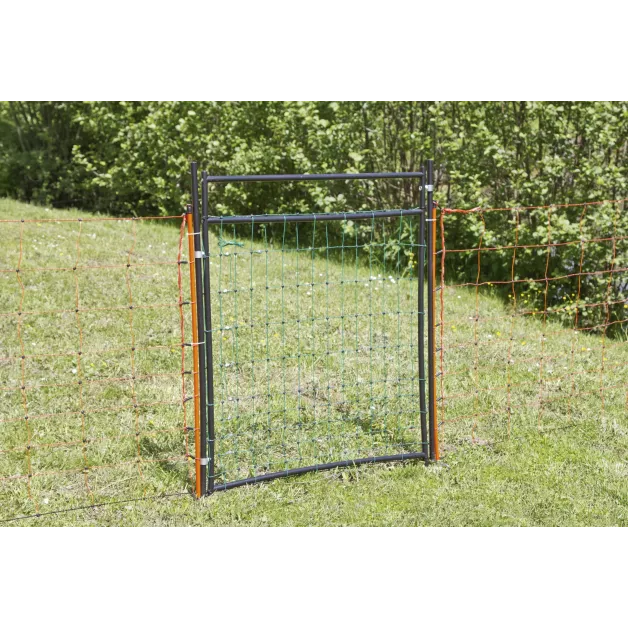 Enclosure pack: gate, 25 or 50-meter net, and solar energizer Enclosure pack: gate, 25 or 50-meter net, and solar energizer