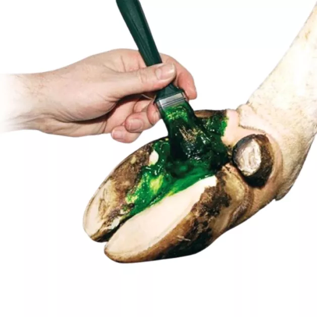 Volledig assortiment producten voor hoefverzorging. Volledig assortiment producten voor hoefverzorging.