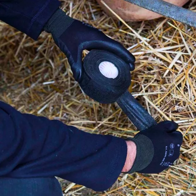 Bands for the feet of livestock animals