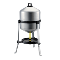 30-liter galvanized water trough on legs. 30-liter galvanized water trough on legs.