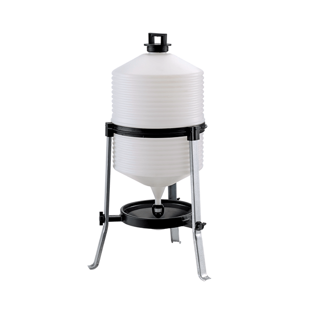 Gegalvaniseerde drinkbak van 30 liter op poten.