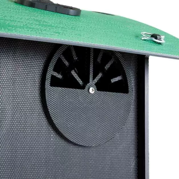 Kippenhok iglo-ecodesign op poten van onverwoestbaar gerecycled plastic