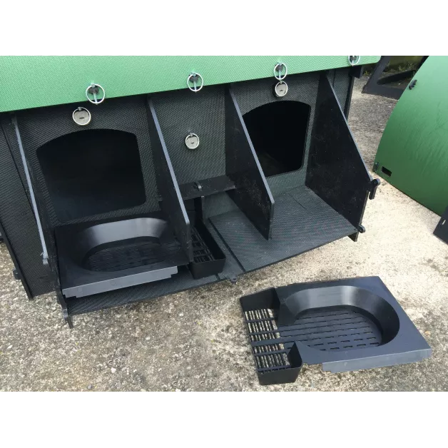 Kippenhok iglo-ecodesign op poten van onverwoestbaar gerecycled plastic