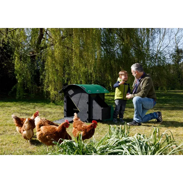 Poulailler iglou-écodesign sur pieds en plastique recyclé impérissable