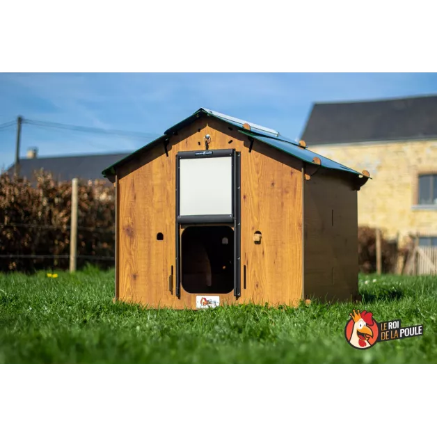 Kippenhok van hoogwaardig HPL, bestand tegen bloedluizen.