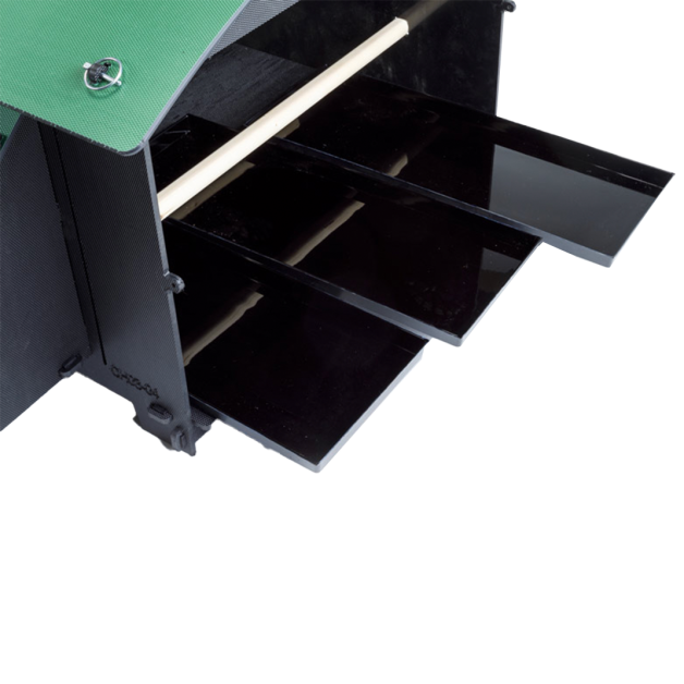 Mestbak voor kippenhok