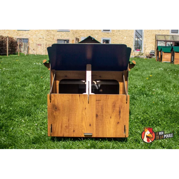 Kippenhok van hoogwaardig HPL, bestand tegen bloedluizen.