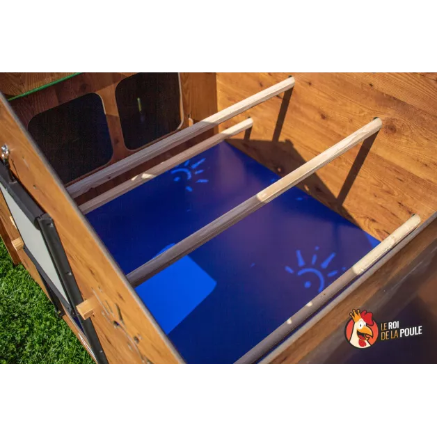 Kippenhok van hoogwaardig HPL, bestand tegen bloedluizen.