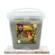 Sure, the translation of the text "Fourrage Farm Alfalfa Block de Hobby first" from French to English is: "Hobby first Forage