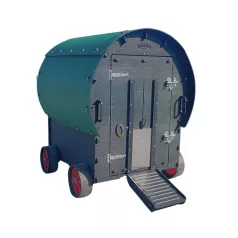 Igloo-ecodesign chicken coop on legs made of imperishable recycled plastic Igloo-ecodesign chicken coop on legs made of imperishable recycled plastic