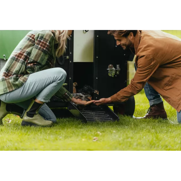 Poulailler iglou-écodesign sur pieds en plastique recyclé impérissable