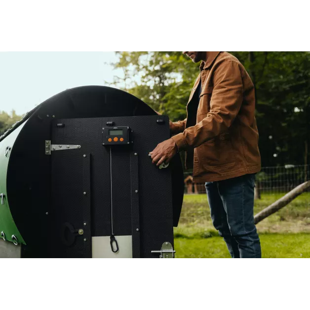 Kippenhok iglo-ecodesign op poten van onverwoestbaar gerecycled plastic