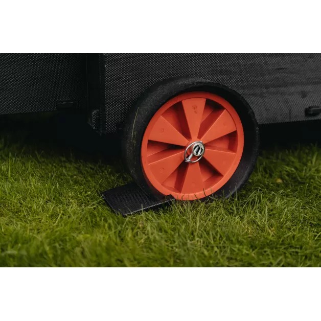 Kippenhok iglo-ecodesign op poten van onverwoestbaar gerecycled plastic