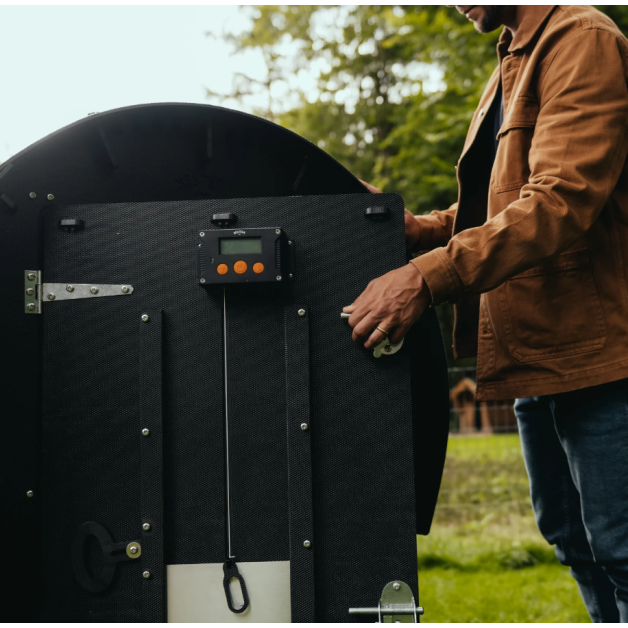 Kippenhok iglo-ecodesign op poten van onverwoestbaar gerecycled plastic