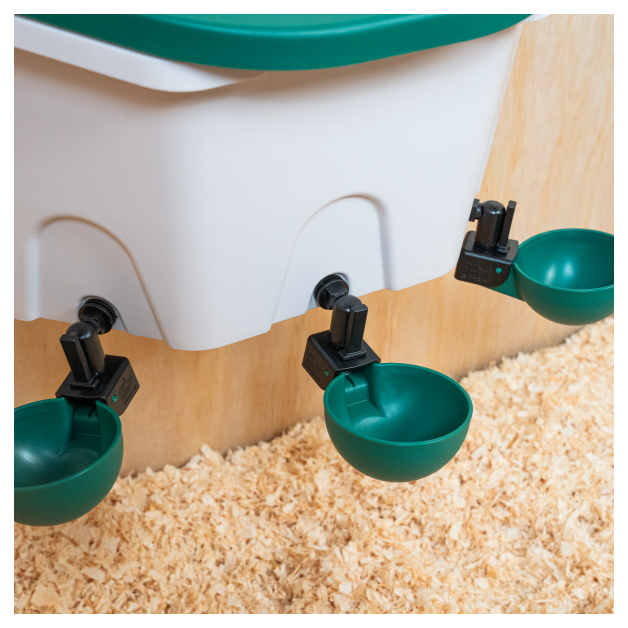 Drinkbak AviAqua 8L om op te hangen + 3 bakjes / pipetten Drinkbak AviAqua 8L om op te hangen + 3 bakjes / pipetten