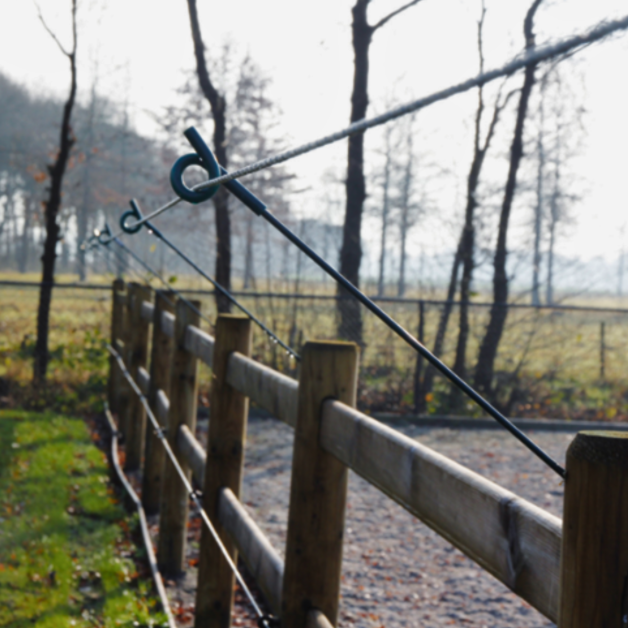 Versterkte isolator voor houten paal Versterkte isolator voor houten paal