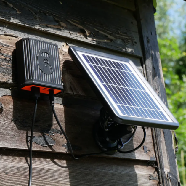 Zonnepaneel 10 Watt: De Hernieuwbare Energie voor uw Automatische Deuropener Chickenguard.