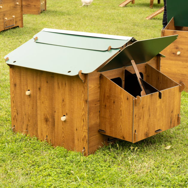 Kippenhok van hoogwaardig HPL, bestand tegen bloedluizen.