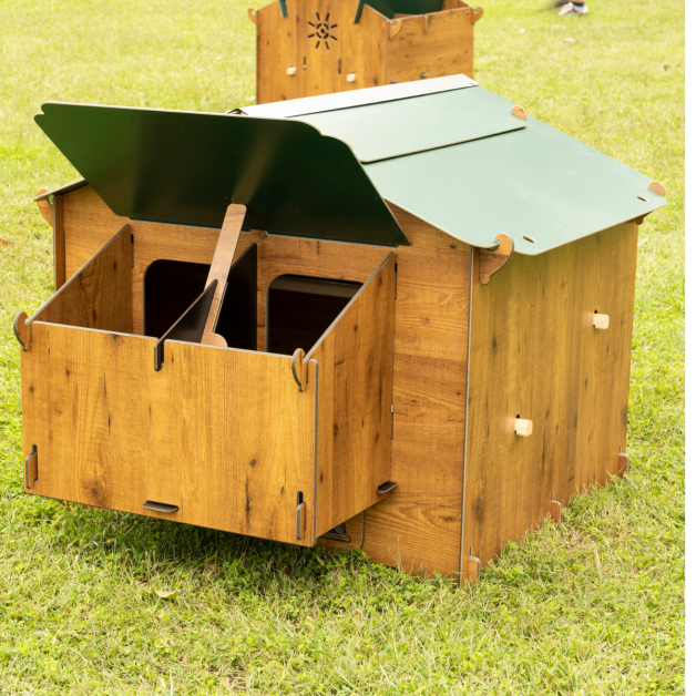 Kippenhok van hoogwaardig HPL, bestand tegen bloedluizen.
