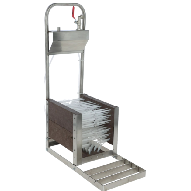 Boot washer with water connection