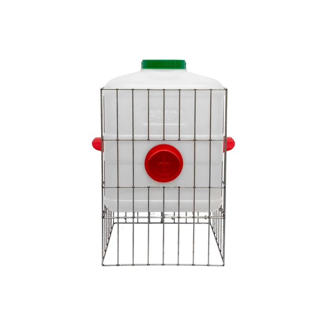 3-way feeder with reservoir